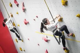 扑克中自信与自负的区别（扑克中自信与自负的分界线）